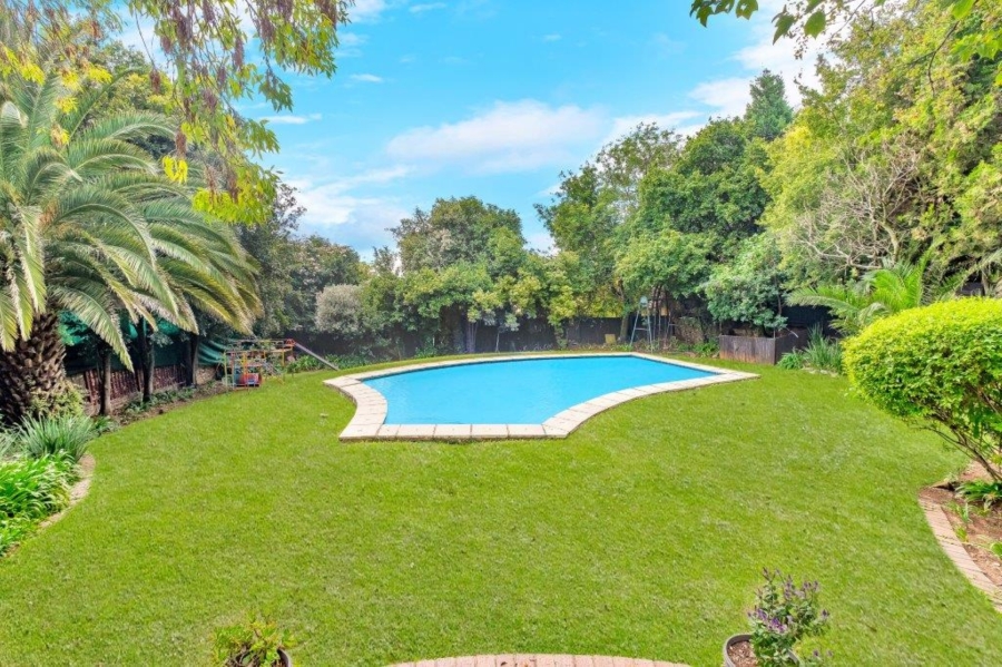 4 Bedroom Property for Sale in Linden Gauteng