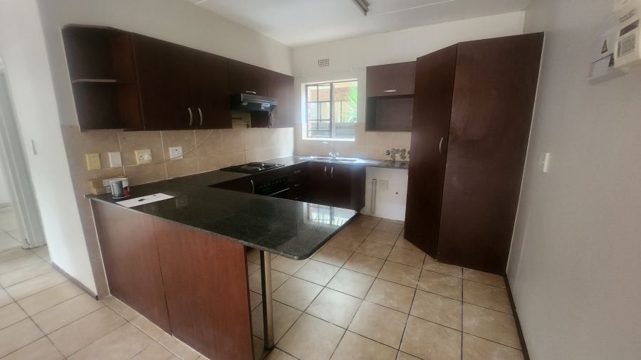 To Let 2 Bedroom Property for Rent in Sonneveld Gauteng