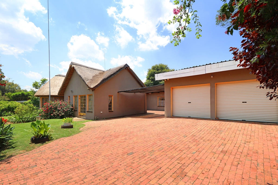 4 Bedroom Property for Sale in Glenhazel Gauteng
