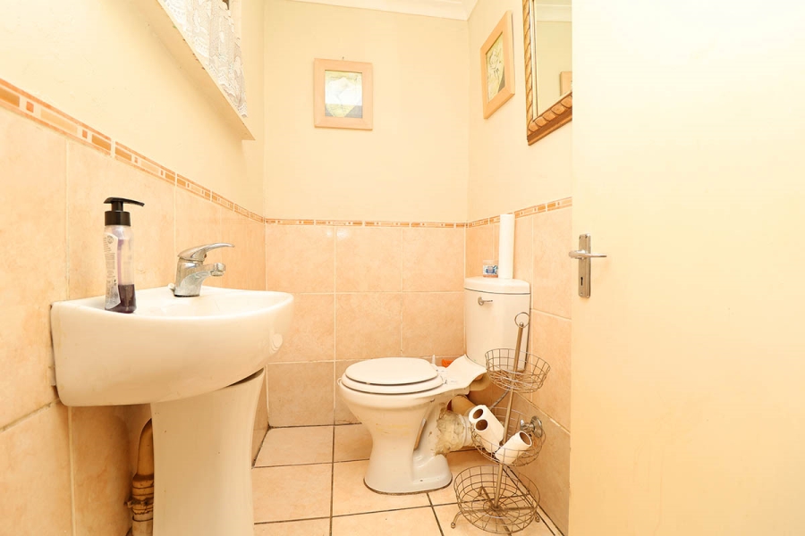 4 Bedroom Property for Sale in Glenhazel Gauteng