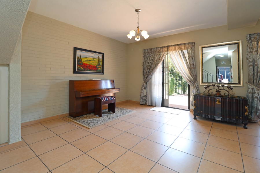 3 Bedroom Property for Sale in Corlett Gardens Gauteng