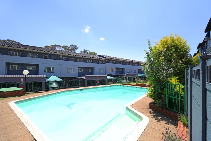 3 Bedroom Property for Sale in Corlett Gardens Gauteng