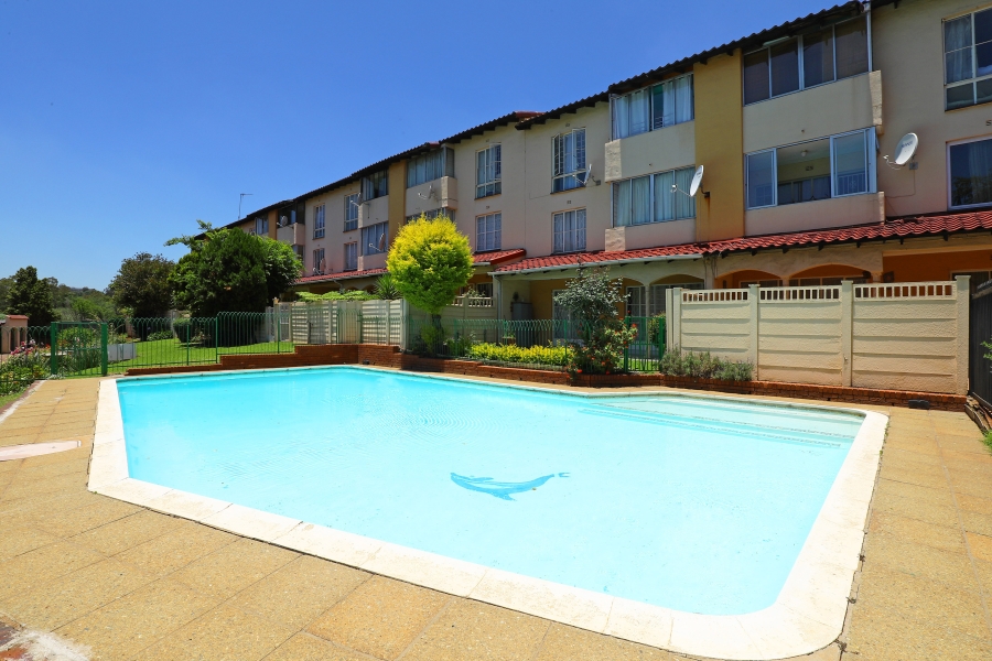 3 Bedroom Property for Sale in Corlett Gardens Gauteng