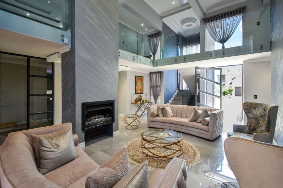 5 Bedroom Property for Sale in Copperleaf Estate Gauteng