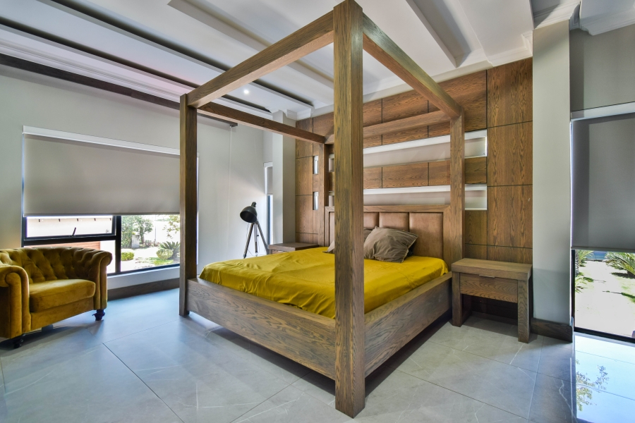 5 Bedroom Property for Sale in Copperleaf Estate Gauteng