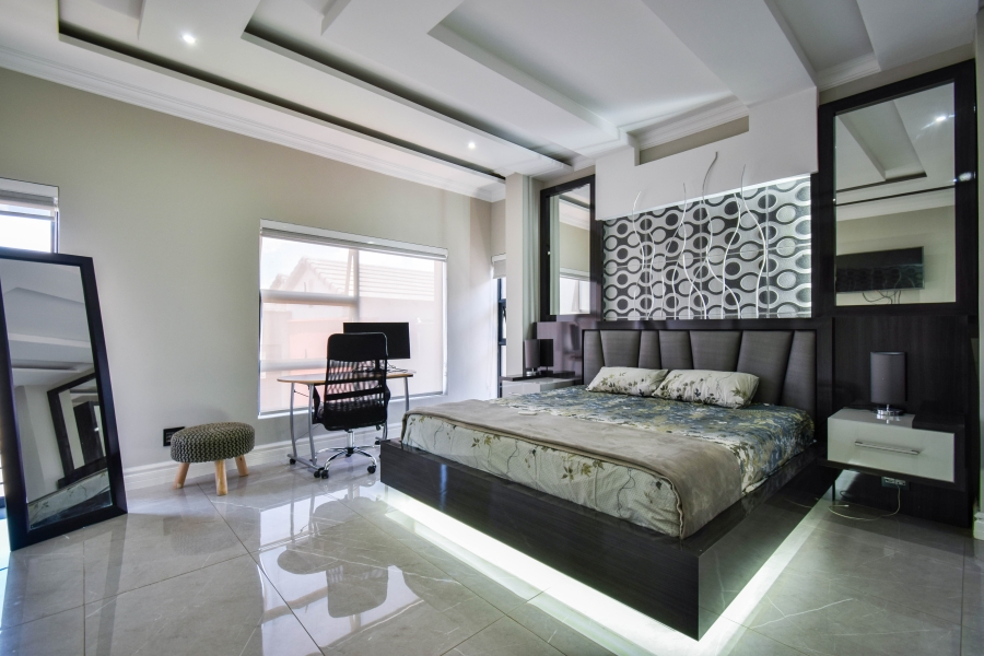 5 Bedroom Property for Sale in Copperleaf Estate Gauteng