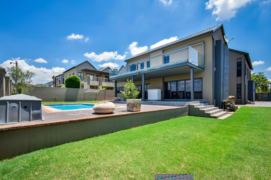 5 Bedroom Property for Sale in Copperleaf Estate Gauteng