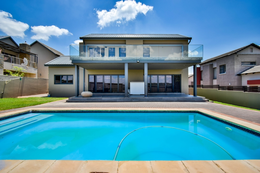 5 Bedroom Property for Sale in Copperleaf Estate Gauteng