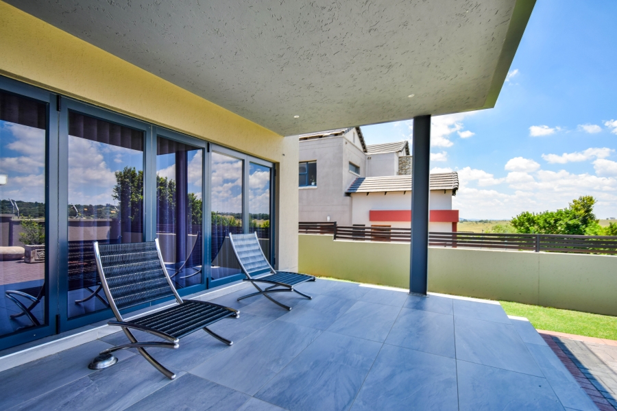 5 Bedroom Property for Sale in Copperleaf Estate Gauteng