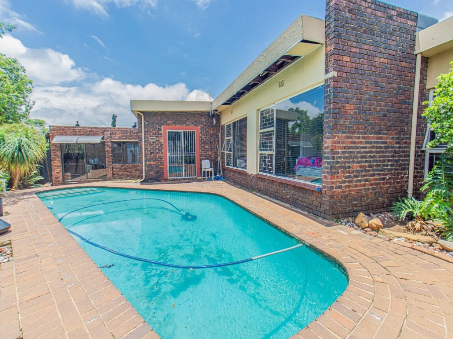 5 Bedroom Property for Sale in Randhart Gauteng