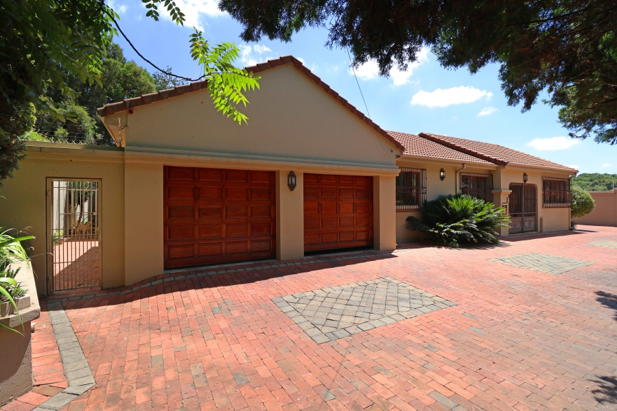4 Bedroom Property for Sale in Atholl Gauteng