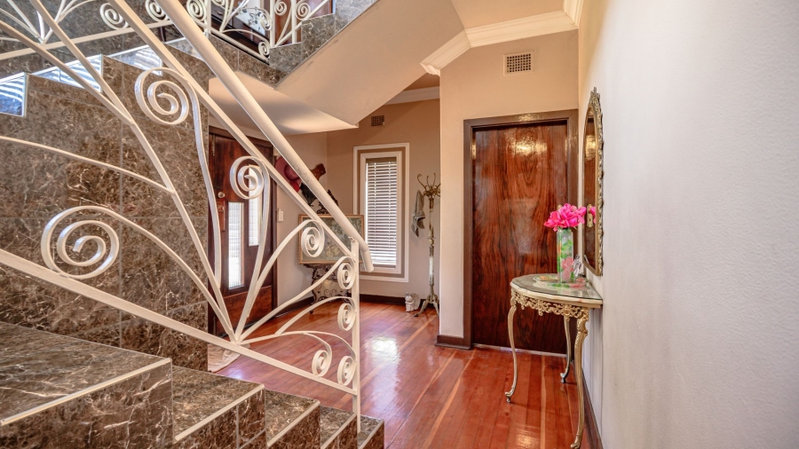 5 Bedroom Property for Sale in Dalview Gauteng