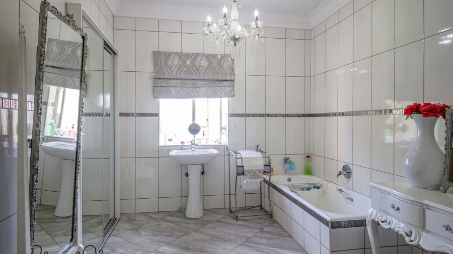 5 Bedroom Property for Sale in Dalview Gauteng