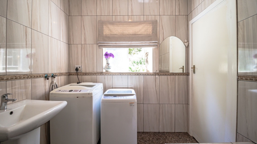 5 Bedroom Property for Sale in Dalview Gauteng