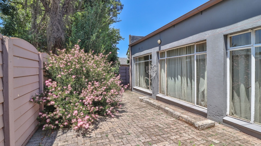 5 Bedroom Property for Sale in Dalview Gauteng