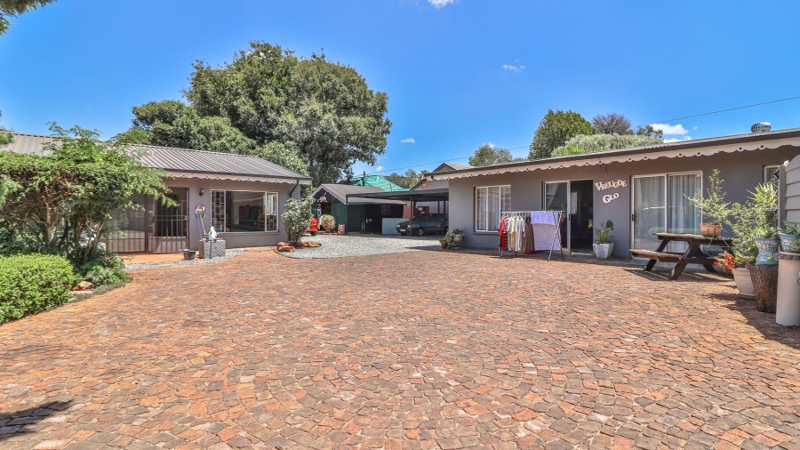 5 Bedroom Property for Sale in Dalview Gauteng