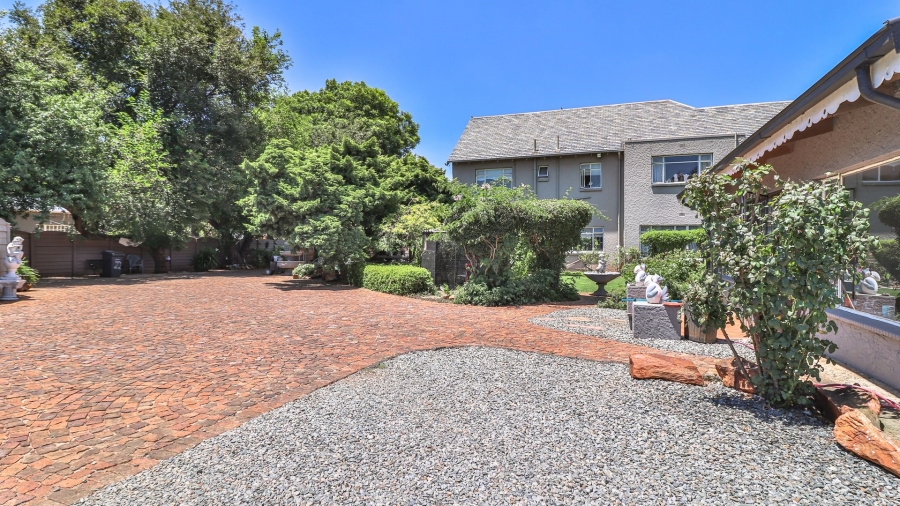 5 Bedroom Property for Sale in Dalview Gauteng