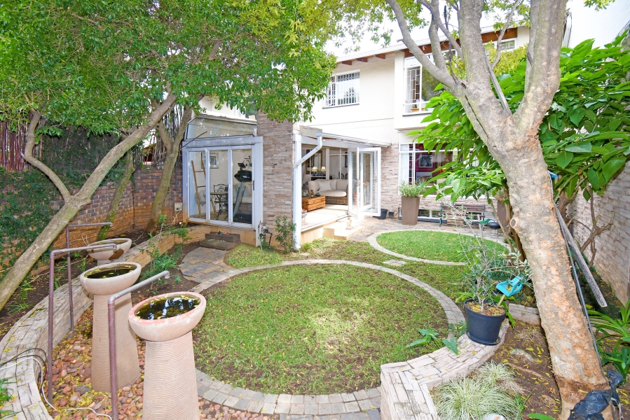 4 Bedroom Property for Sale in Atholl Gauteng