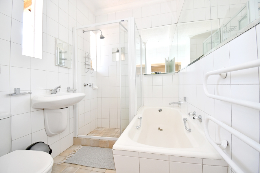 4 Bedroom Property for Sale in Atholl Gauteng