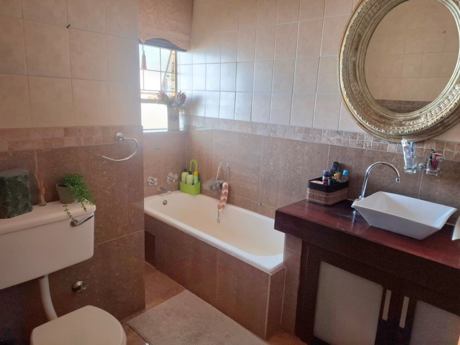 2 Bedroom Property for Sale in Greenhills Gauteng