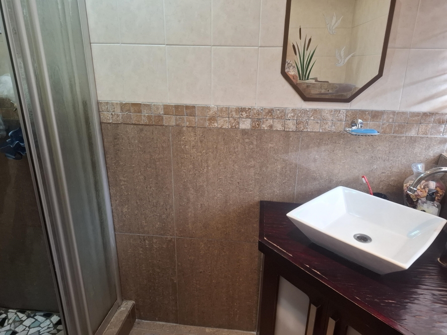 2 Bedroom Property for Sale in Greenhills Gauteng