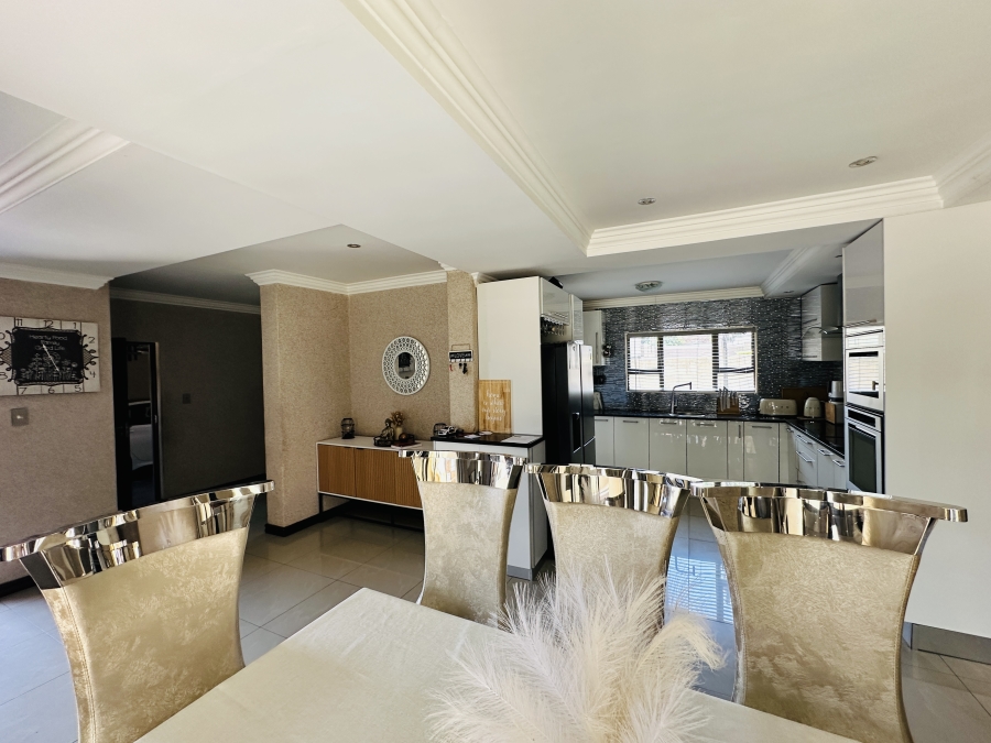 4 Bedroom Property for Sale in Meredale Gauteng