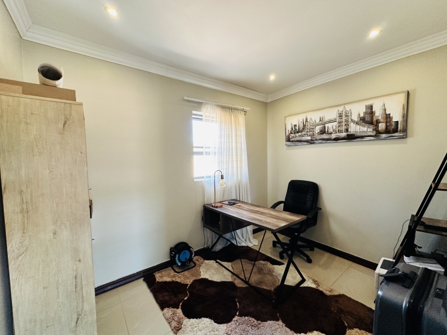 4 Bedroom Property for Sale in Meredale Gauteng