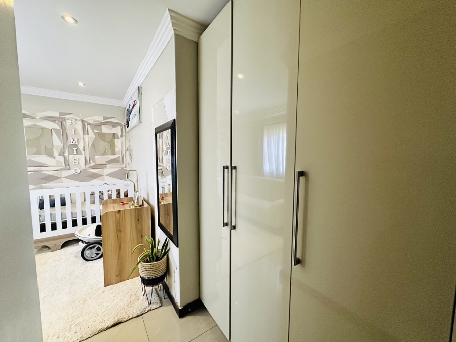 4 Bedroom Property for Sale in Meredale Gauteng