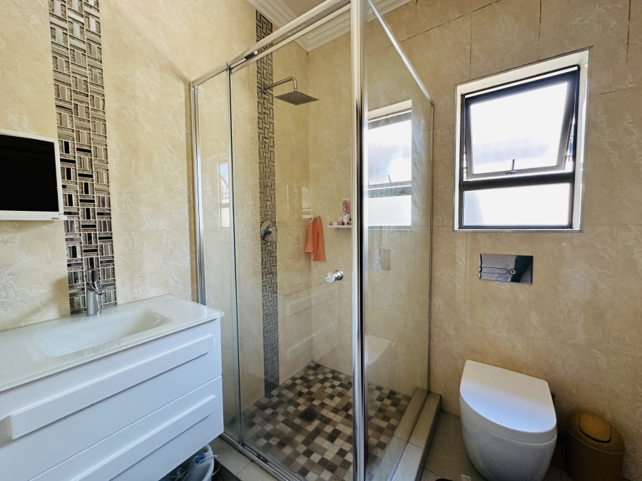 4 Bedroom Property for Sale in Meredale Gauteng