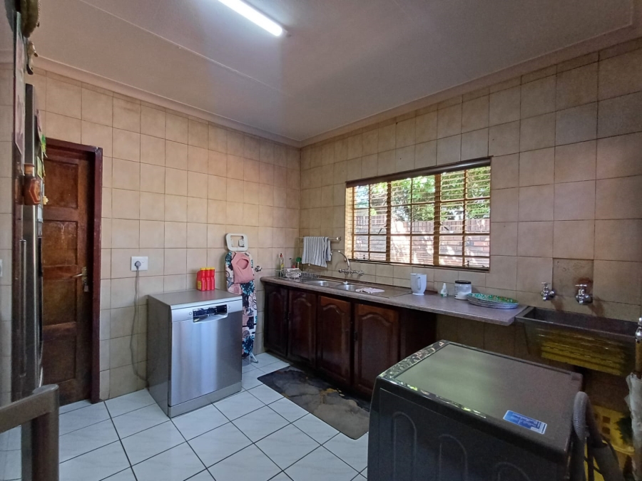 3 Bedroom Property for Sale in Sonneveld Gauteng