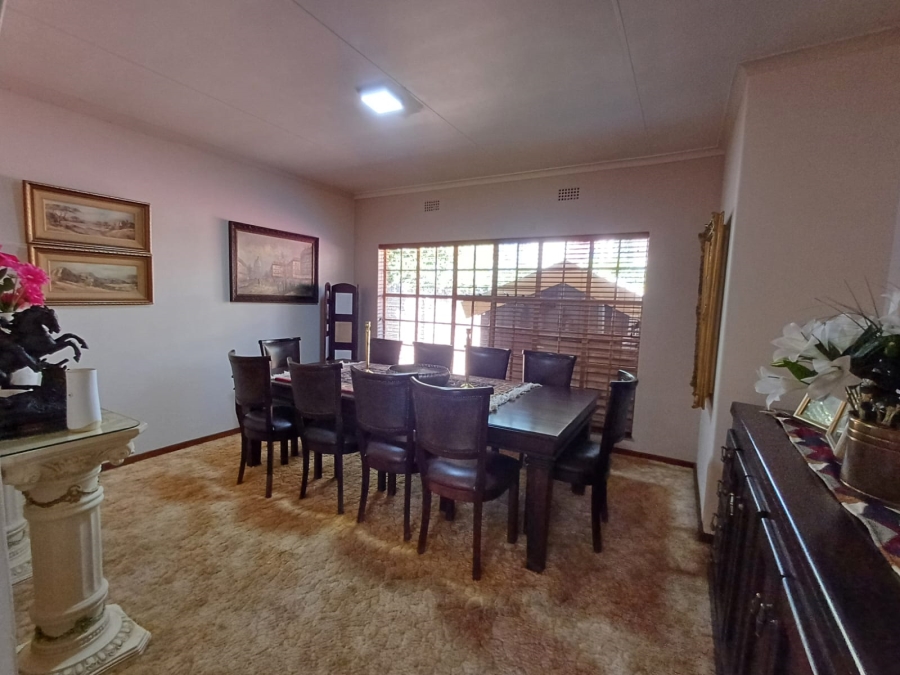 3 Bedroom Property for Sale in Sonneveld Gauteng