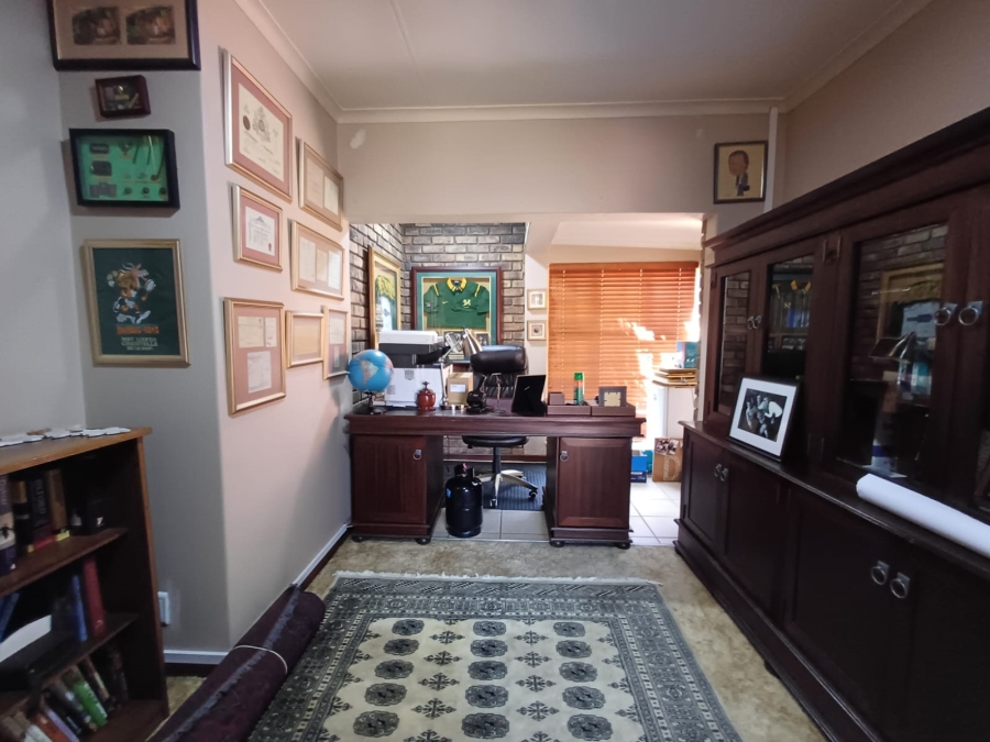 3 Bedroom Property for Sale in Sonneveld Gauteng