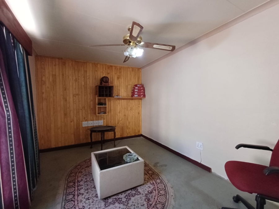 3 Bedroom Property for Sale in Sonneveld Gauteng