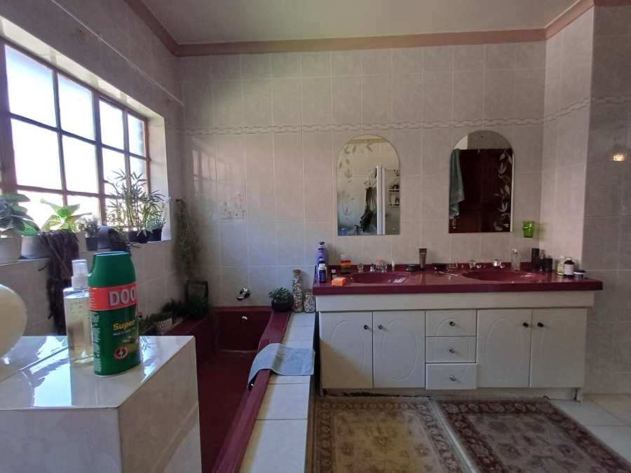 3 Bedroom Property for Sale in Sonneveld Gauteng