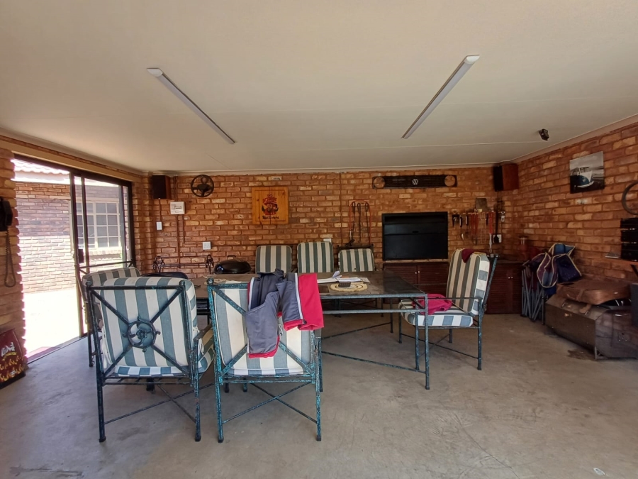 3 Bedroom Property for Sale in Sonneveld Gauteng