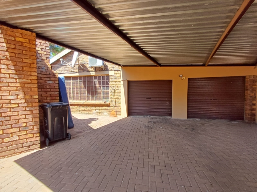 3 Bedroom Property for Sale in Sonneveld Gauteng