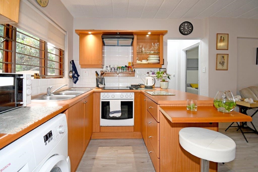 To Let 1 Bedroom Property for Rent in Hurlingham Gauteng