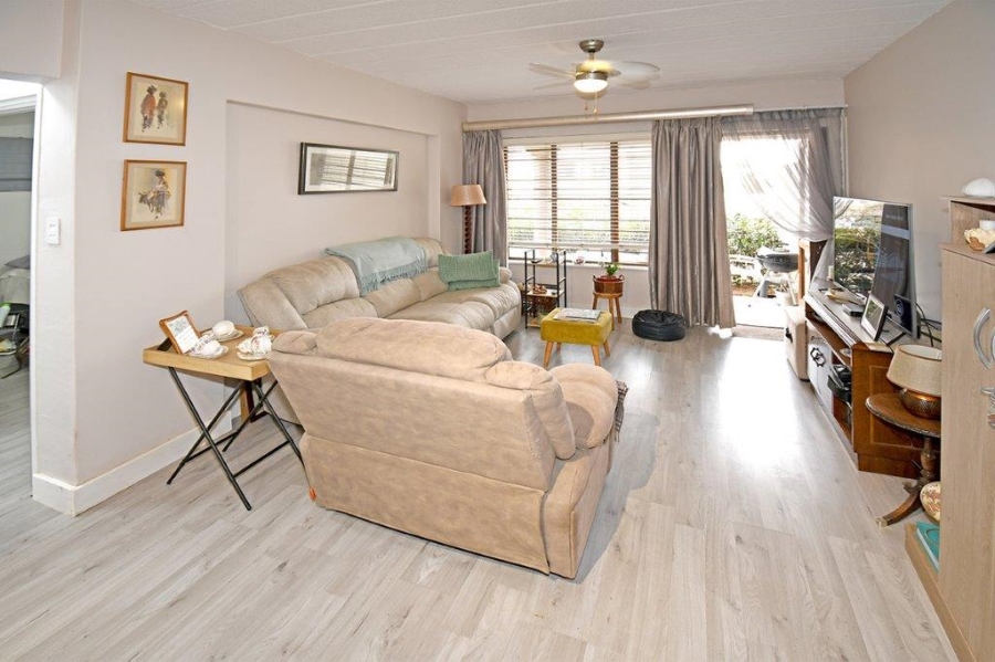 To Let 1 Bedroom Property for Rent in Hurlingham Gauteng