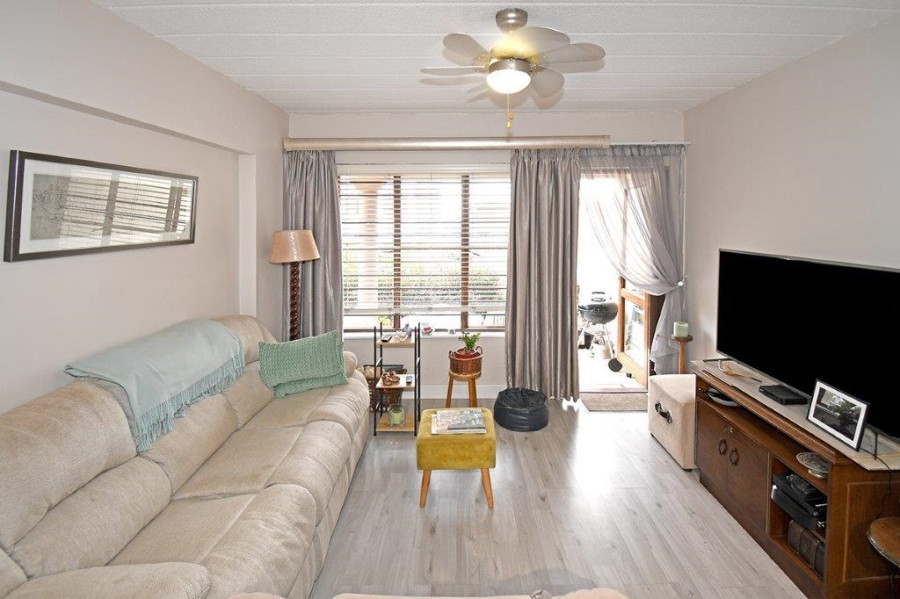 To Let 1 Bedroom Property for Rent in Hurlingham Gauteng