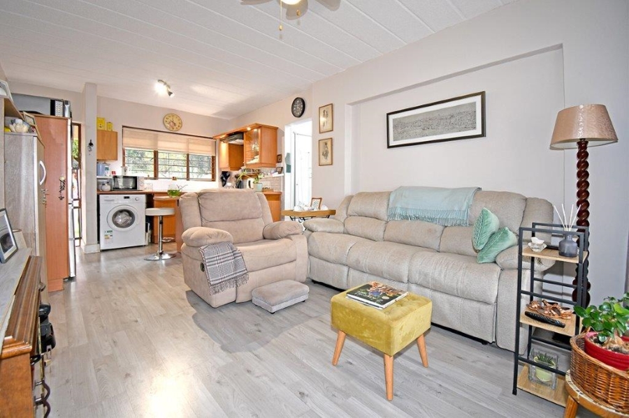 To Let 1 Bedroom Property for Rent in Hurlingham Gauteng