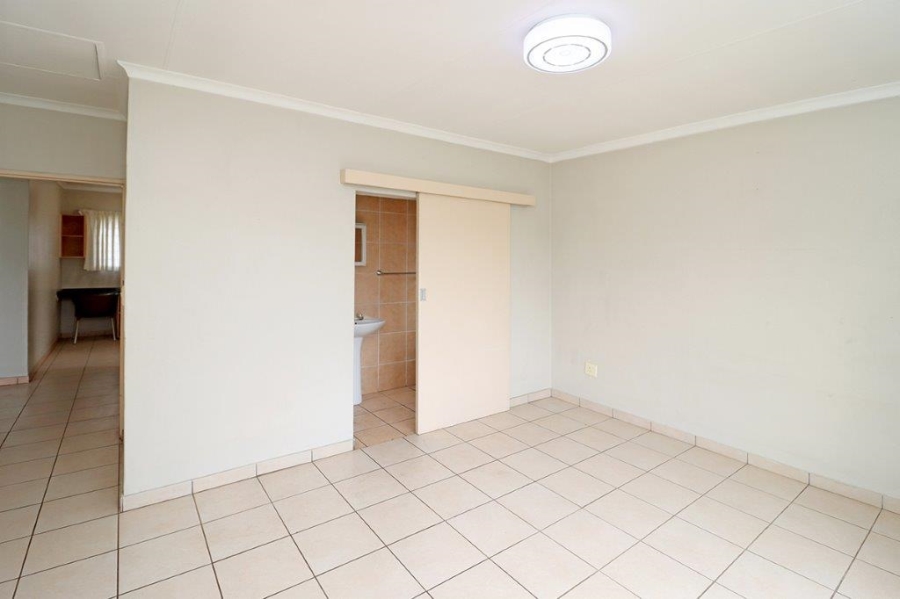 2 Bedroom Property for Sale in Oriel Gauteng