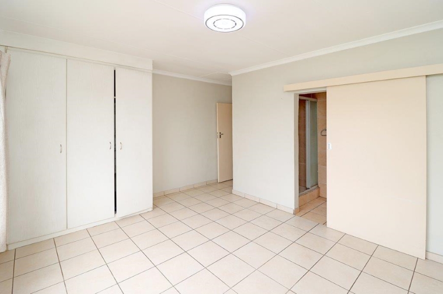 2 Bedroom Property for Sale in Oriel Gauteng