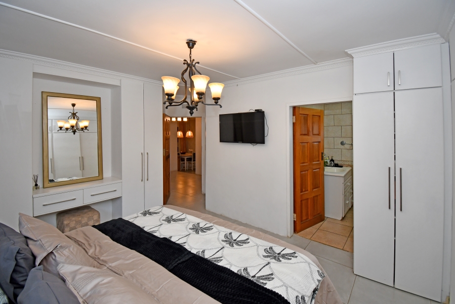 5 Bedroom Property for Sale in Bergbron Gauteng