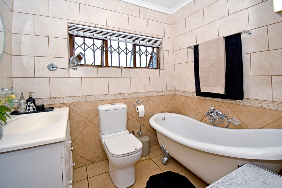 5 Bedroom Property for Sale in Bergbron Gauteng