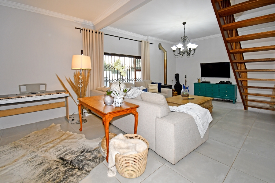 5 Bedroom Property for Sale in Bergbron Gauteng