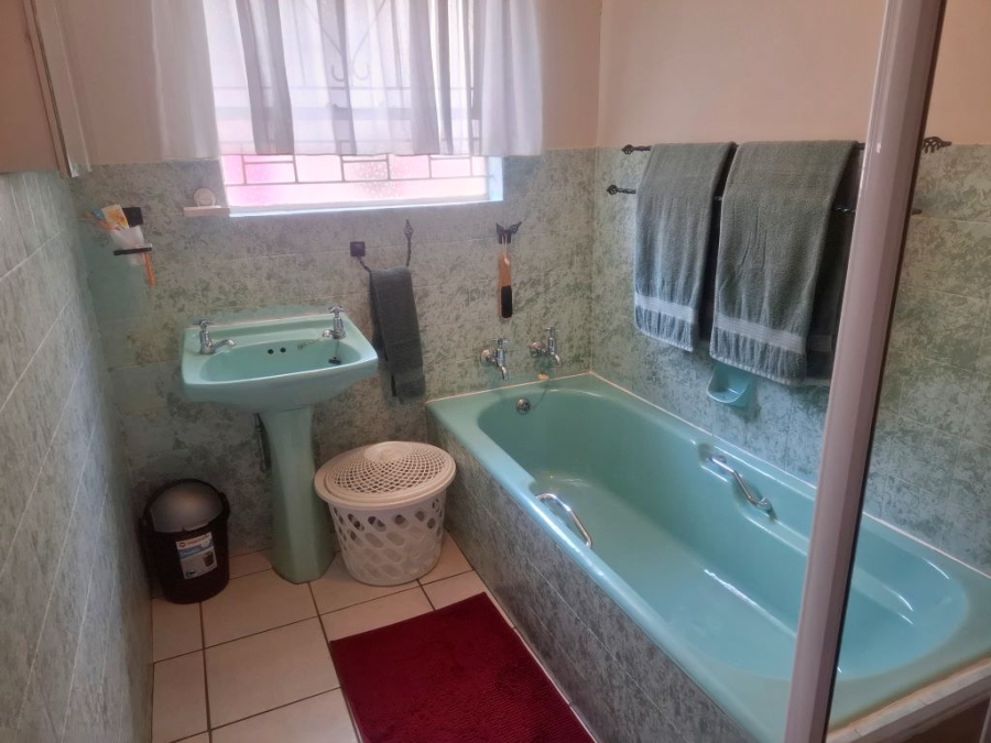 4 Bedroom Property for Sale in Greenhills Gauteng