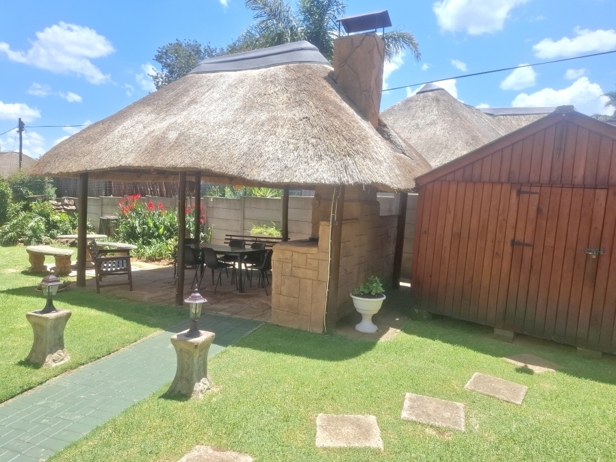 4 Bedroom Property for Sale in Greenhills Gauteng