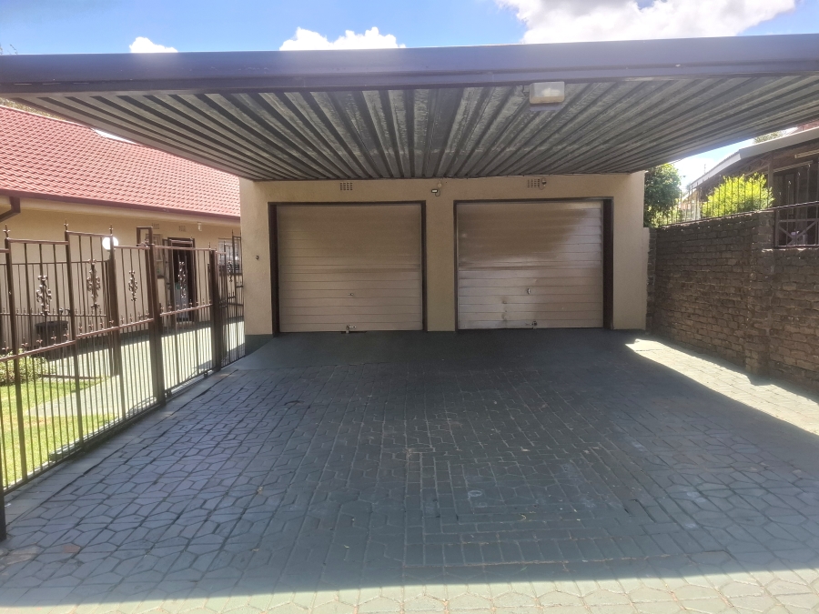 4 Bedroom Property for Sale in Greenhills Gauteng