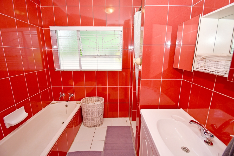 4 Bedroom Property for Sale in Glenhazel Gauteng