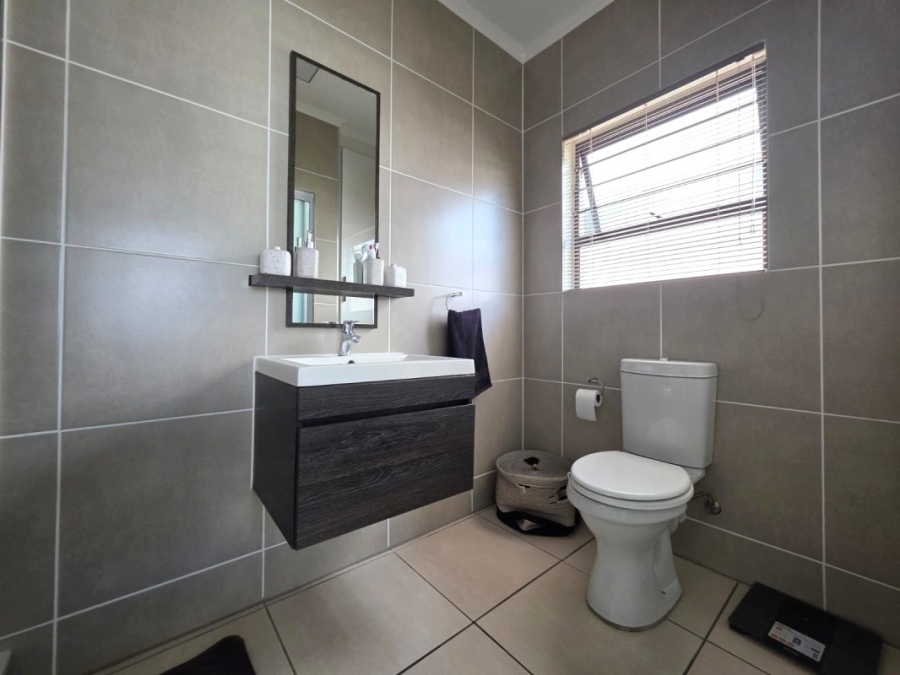3 Bedroom Property for Sale in Greenstone Hill Gauteng